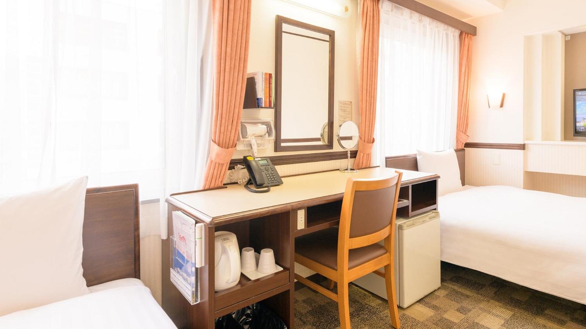 Toyoko Inn Fukushima Eki Nishi Guchi Habitación foto